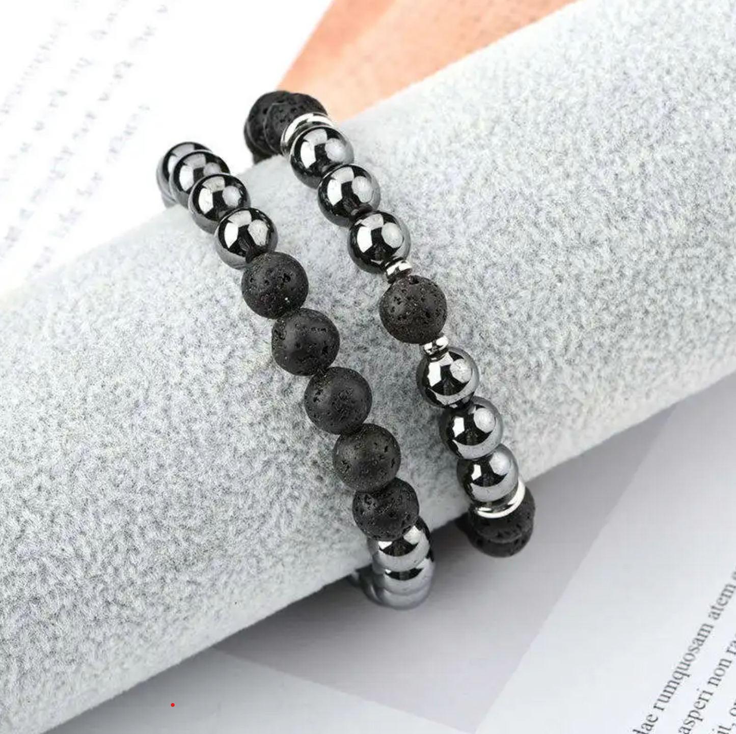 Bracciale di ematite e pietra lavica
