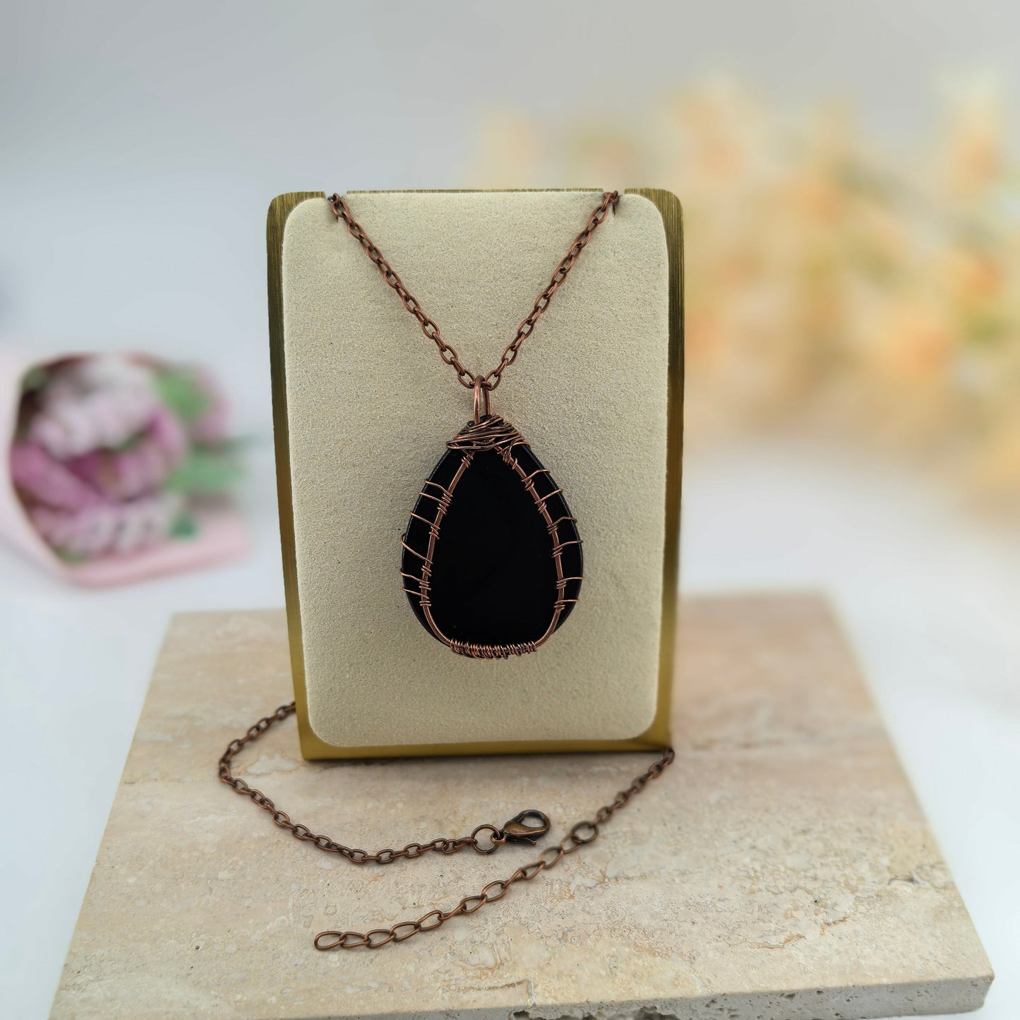 Collana di ossidiana nera