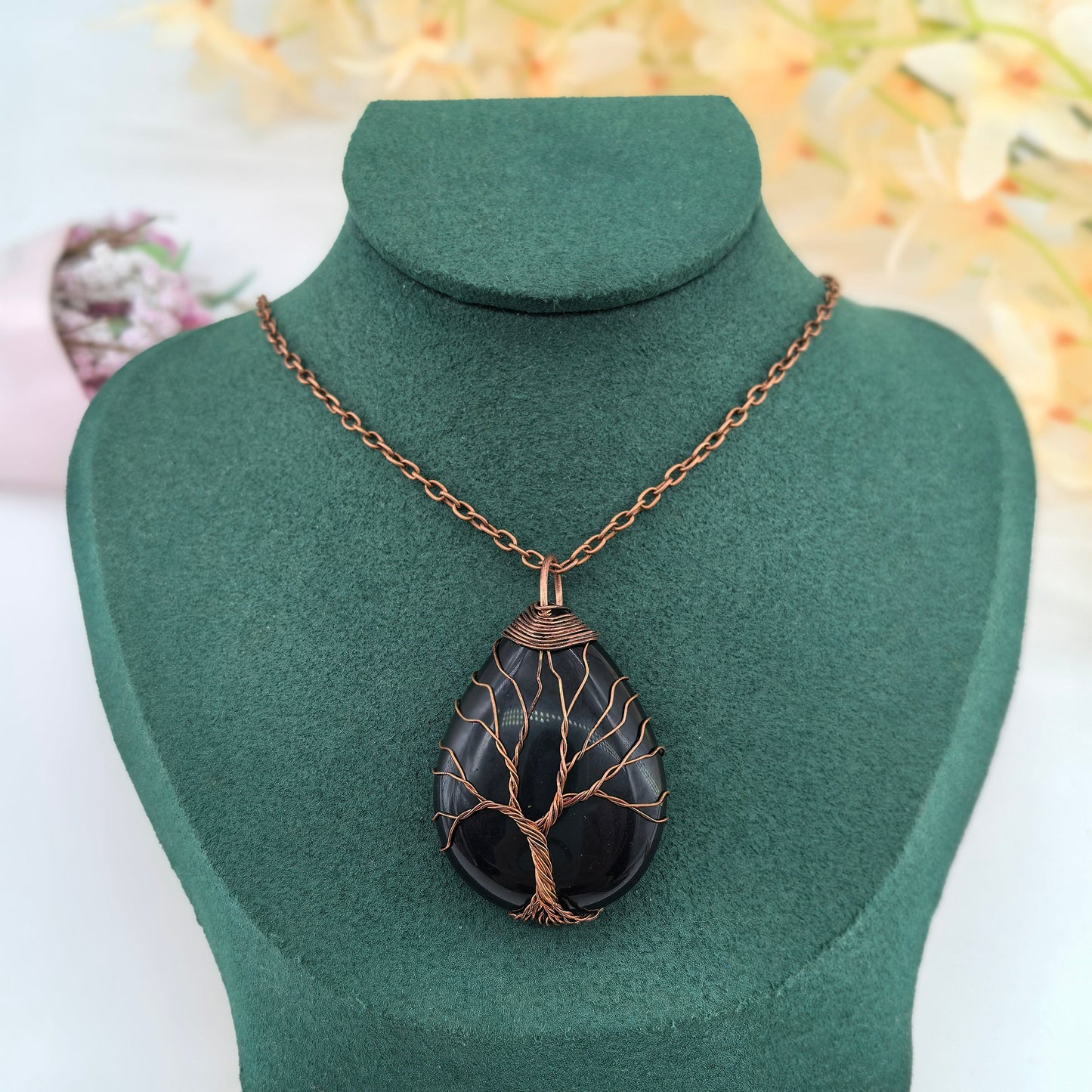 Collana di ossidiana nera