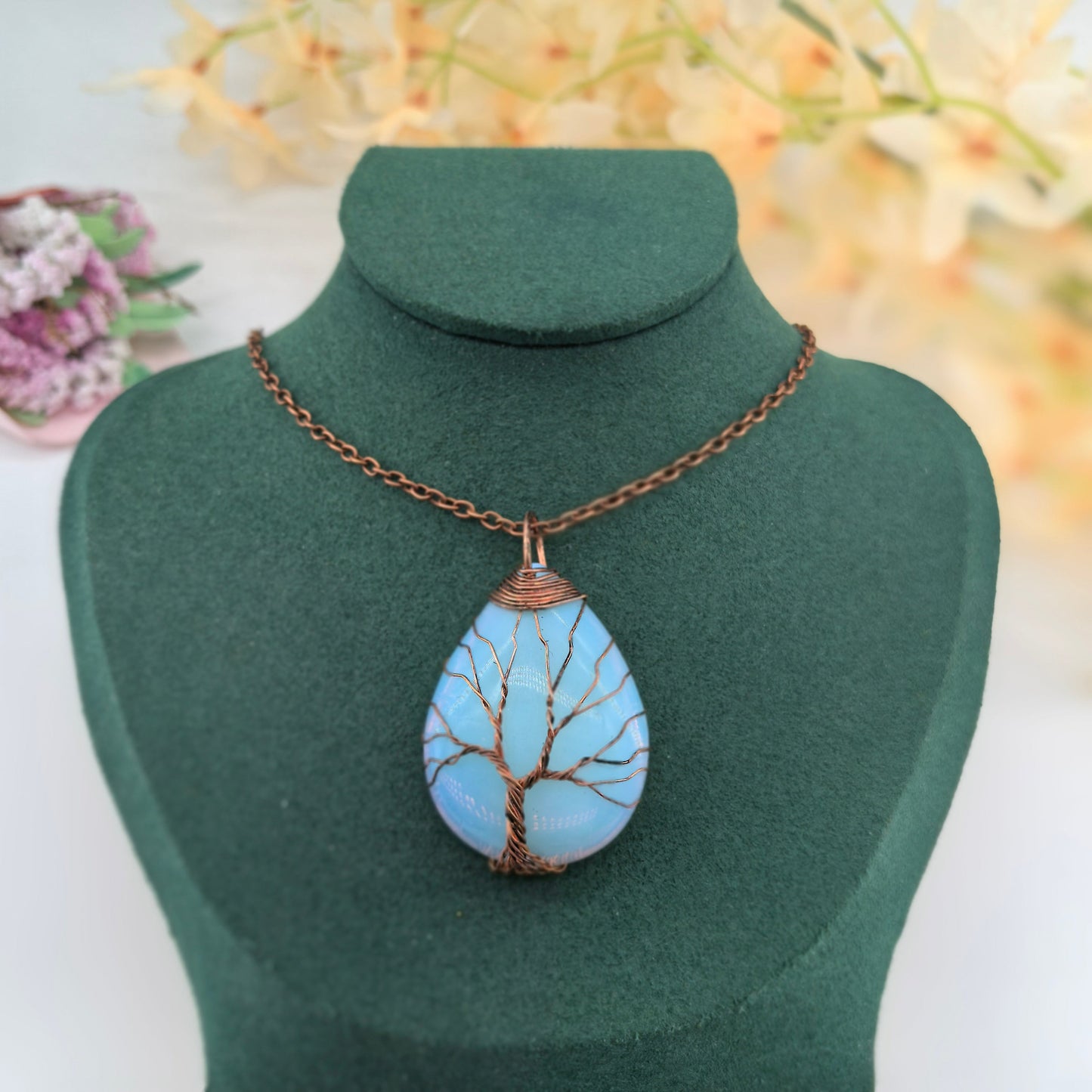 Collana di opalite