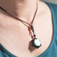 Collana con ciondolo in ossidiana nera