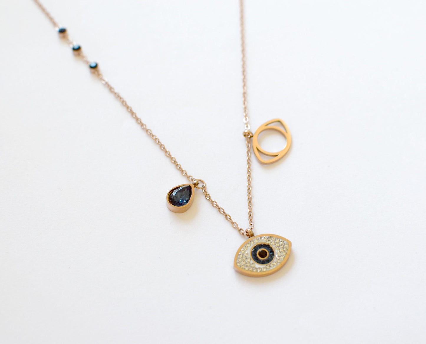 Ciondolo a forma di occhio