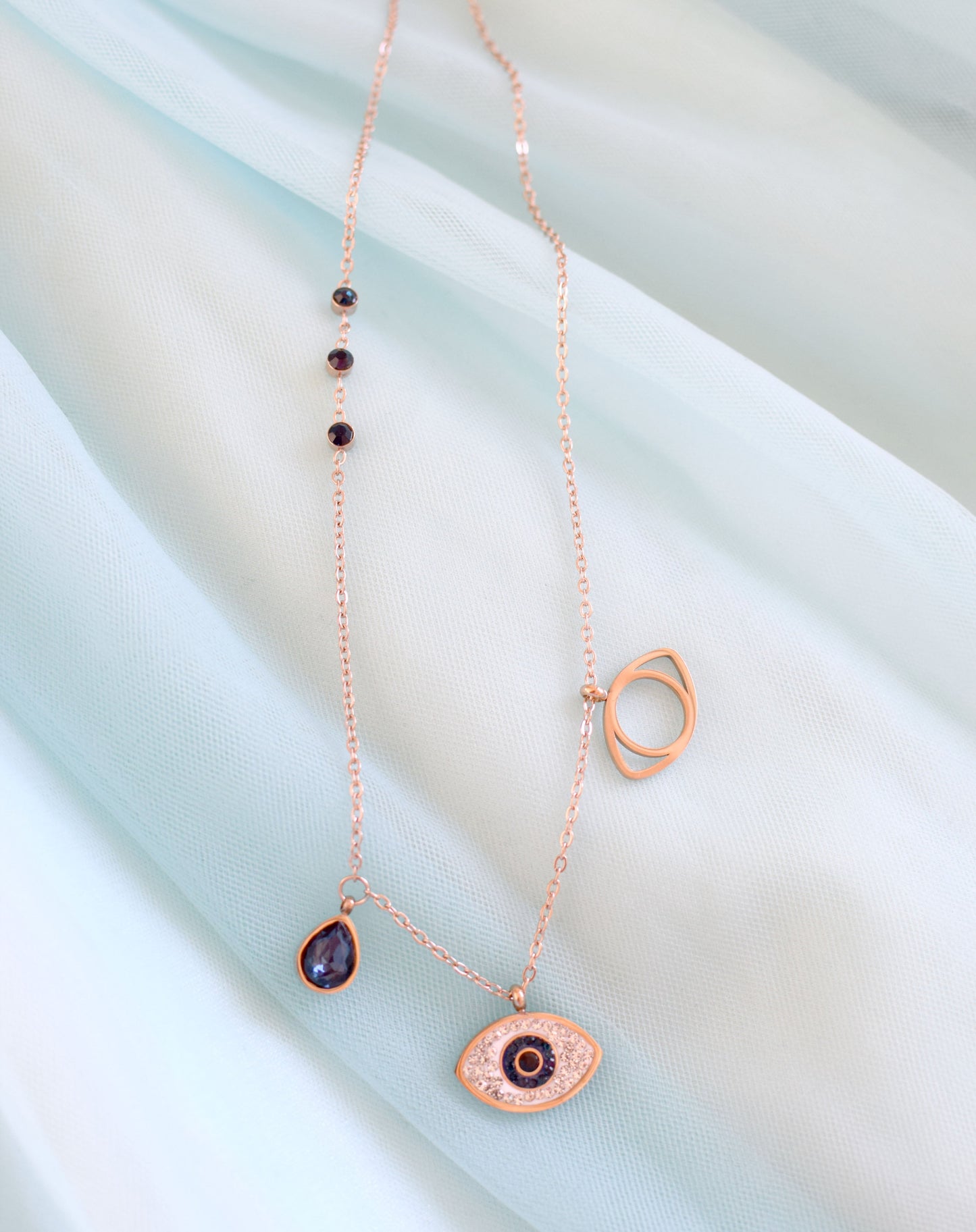 Ciondolo a forma di occhio