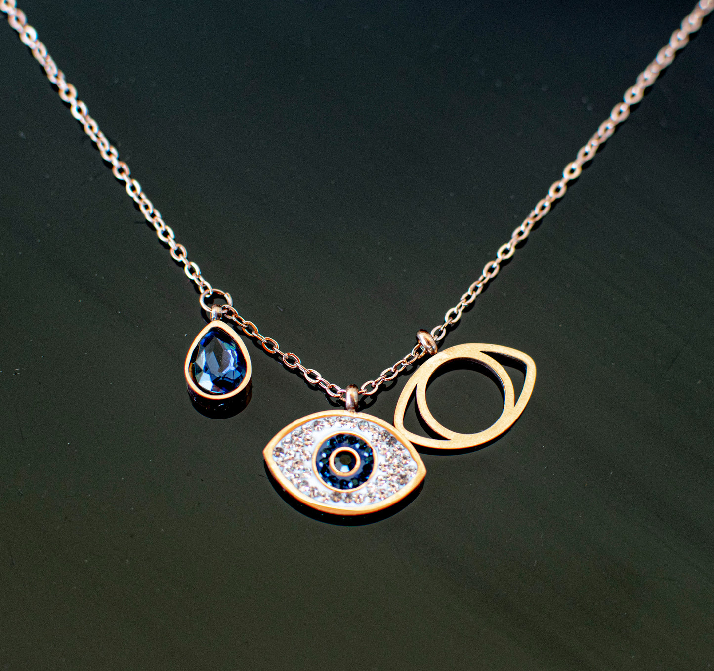 Ciondolo a forma di occhio